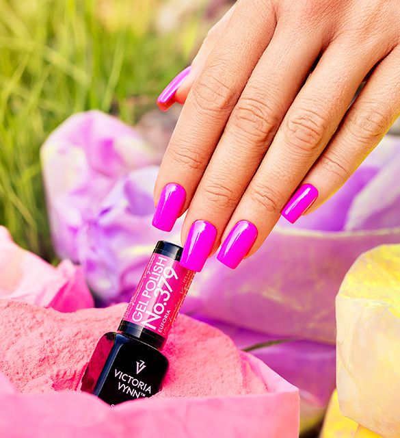 Stunning manicure with vibrant pink for summer