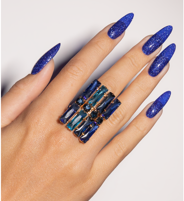 For dreamers and lovers of blue nails
